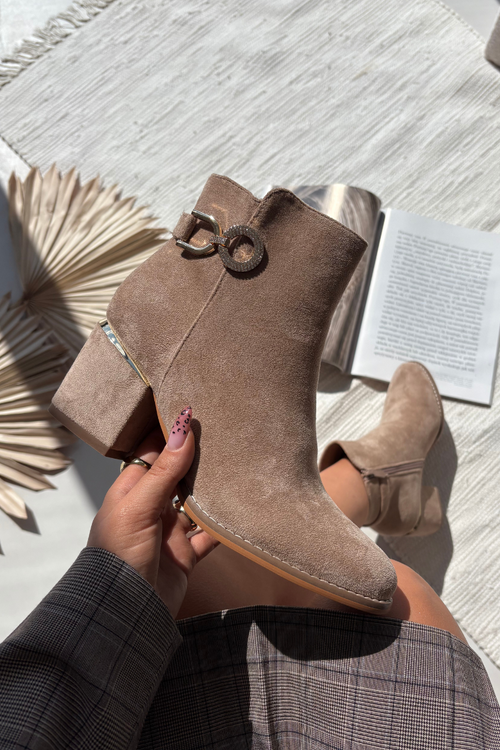 Ocieplane Botki Damskie Ze Złotymi Detalami Na Słupku Beżowe Dorisse