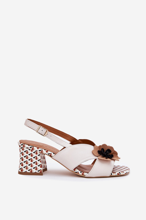 Skórzane Sandały Damskie Na Słupku Z Kwiatami Laura Messi 2950 Białe