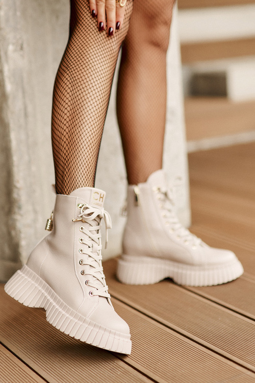 Skórzane Botki Na Platformie Na Zamek Z Ozdobną Kłódką CheBello 4517 Beżowe