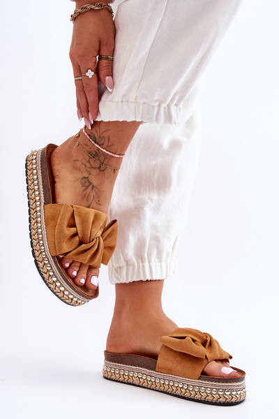 Damskie Klapki Zamszowe Z Kokardą Camel Lauria