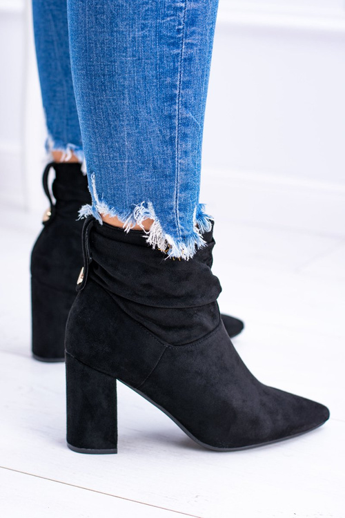 Czarne Zamszowe Botki Na Słupku Bresci