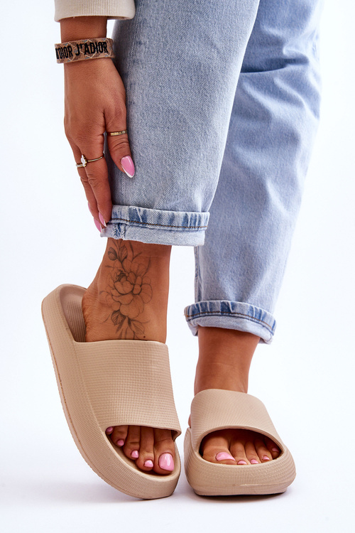 Modne Lekkie Klapki Na Masywnej Podeszwie Beżowe Rebel