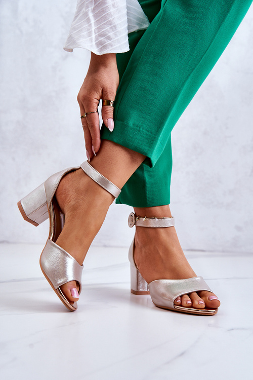 Skórzane Sandały Na Obcasie Vinceza 20100 Złote