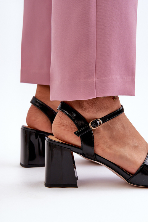 Eleganckie Lakierowane Sandały Na Słupku Czarne D&A MR38-660