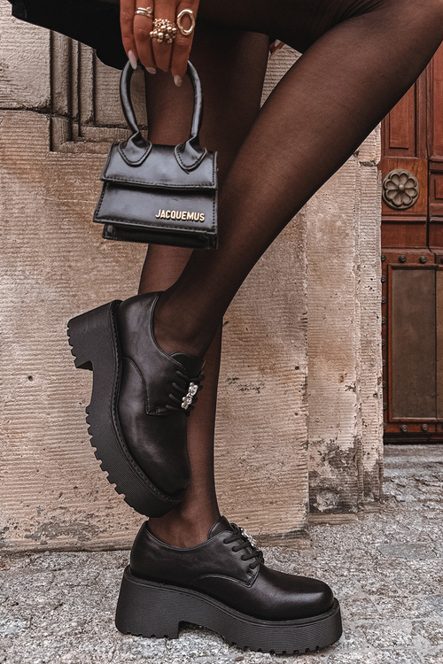 Półbuty Damskie Z Przypinką Eko Skórzane Czarne Laurea