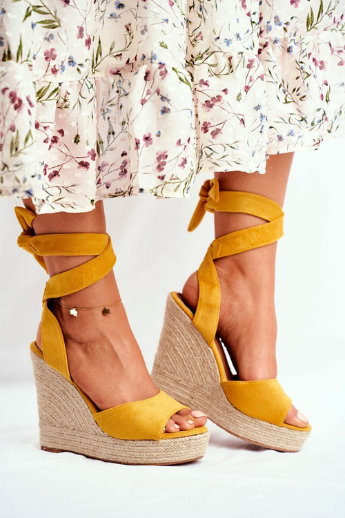 Sandały Damskie Na Koturnie Wiązane Żółte Belleza