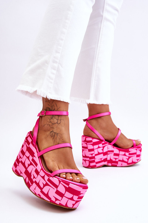 Modne Sandały Na Koturnie We Wzory Fuksja Claria