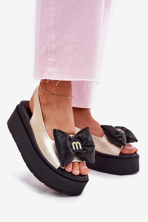 Skórzane Sandały Damskie Na Platformie Z Kokardą CheBello 4641 Złoto-Czarne