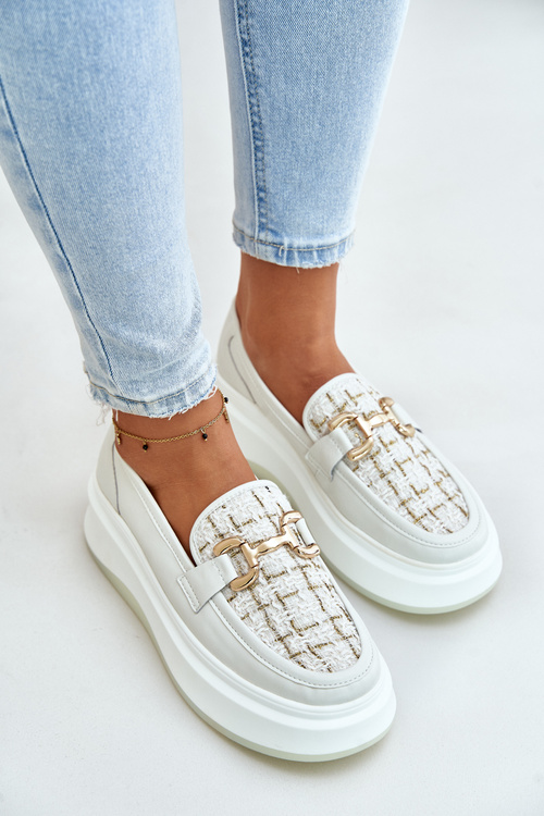 Skórzane Mokasyny Damskie Na Platformie Ze Złotą Ozdobą Vinceza 89105 Jasnobeżowe