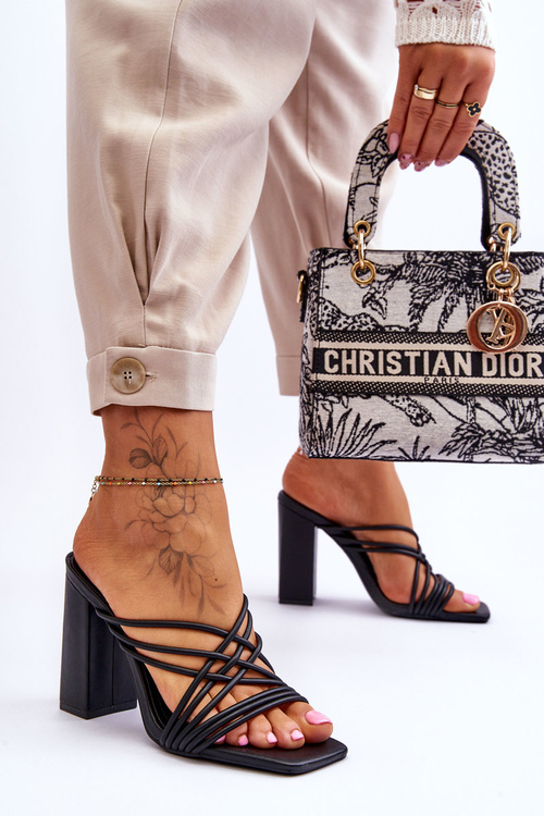 Klapki Na Obcasie Z Paseczkami Czarne Beckie