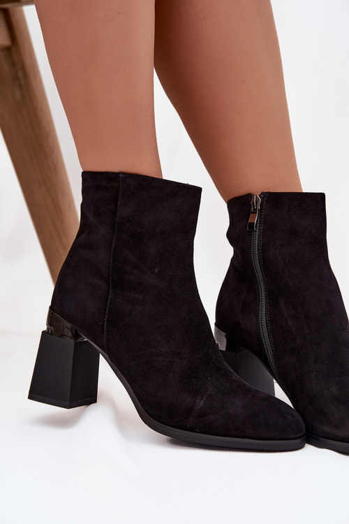 Botki Damskie Z Naturalnego Zamszu Na Słupku Ocieplane D&A CR52-718 Czarne