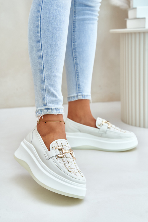 Skórzane Mokasyny Damskie Na Platformie Ze Złotą Ozdobą Vinceza 89105 Jasnobeżowe