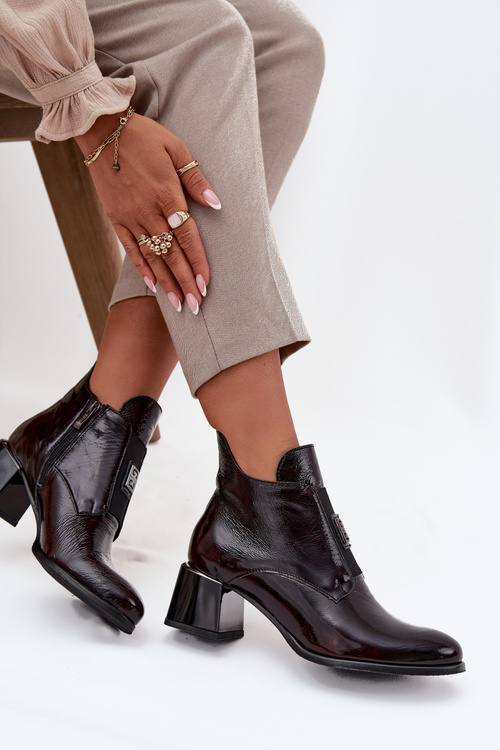 Skórzane Lakierowane Botki Na Klocku Z Ozdobnym Detalem Ocieplane Zazoo 60560 Bordowe