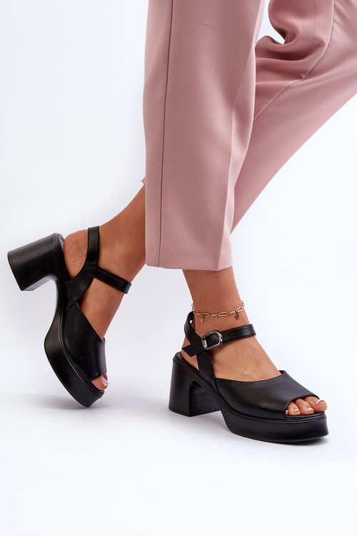 Skórzane Sandały Damskie Na Obcasie Vinceza 66627 Czarne