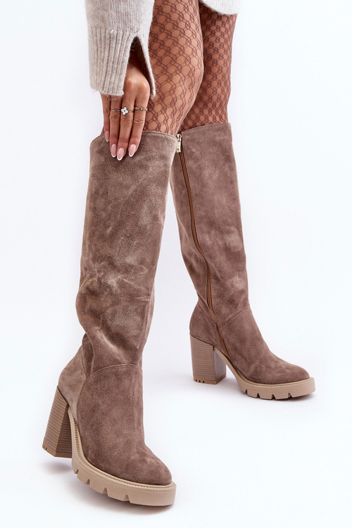 Zamszowe Kozaki Damskie Na Słupku Ciemnobeżowe Lewski 3371