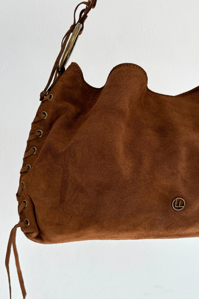 Skórzana Zamszowa Torebka Z Ozdobnym Sznurowaniem Camel Janelis