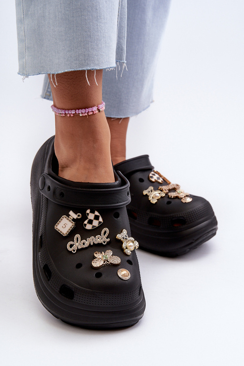 Klapki Damskie Piankowe Lekkie Na Grubej Podeszwie Z Przypinkami Czarne Effiora