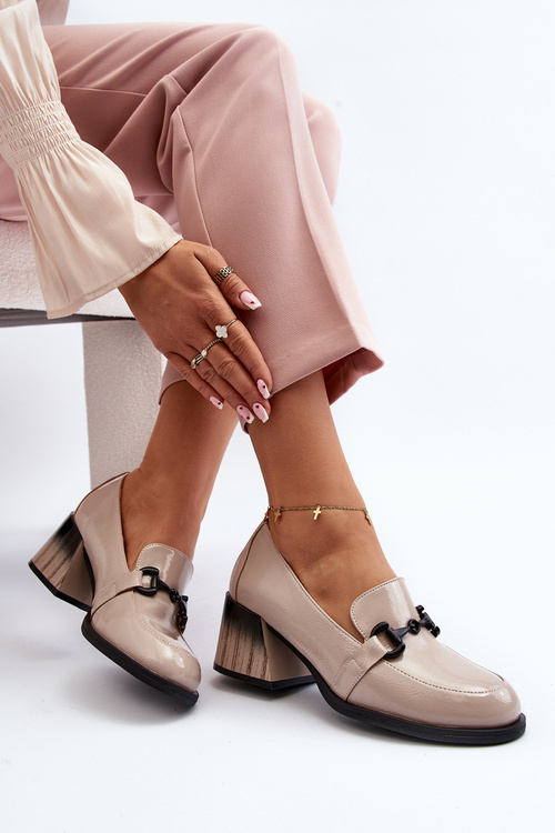 Lakierowane Półbuty Na Obcasie Beżowe Nireva