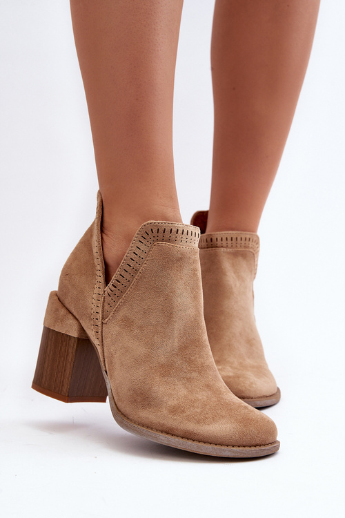 Botki Na Masywnym Słupku Z Wycięciem Beżowe Jolnima