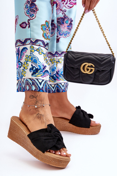 Damskie Klapki Na Koturnie Czarne Calama