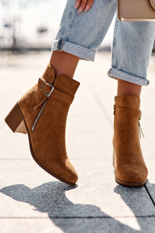 Zamszowe Botki Na Obcasie Z Klamrą Brązowe Bronte