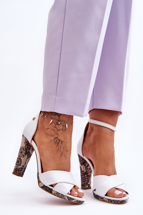 Skórzane Sandały Na Obcasie Maciejka 06081-11 Białe