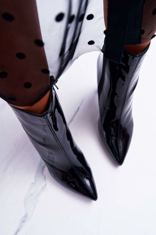 Botki Damskie Na Słupku W Szpic Lakierowane Czarne Demens