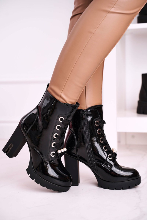 Botki Na Słupku Z Perełkami Czarne Lakierowane Black Mirror