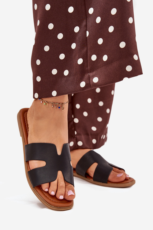 Klapki Damskie Płaskie Z Wycięciami Czarne Salyra