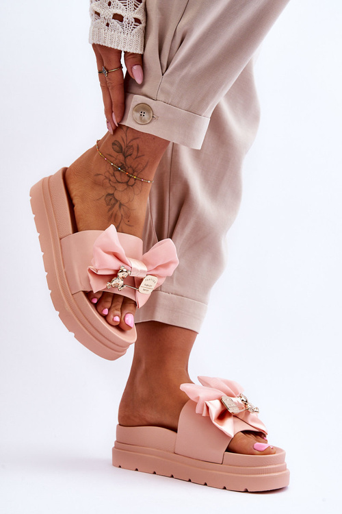 Klapki Z Kokardą I Ozdobnym Misiem Jasnoróżowe Suzy