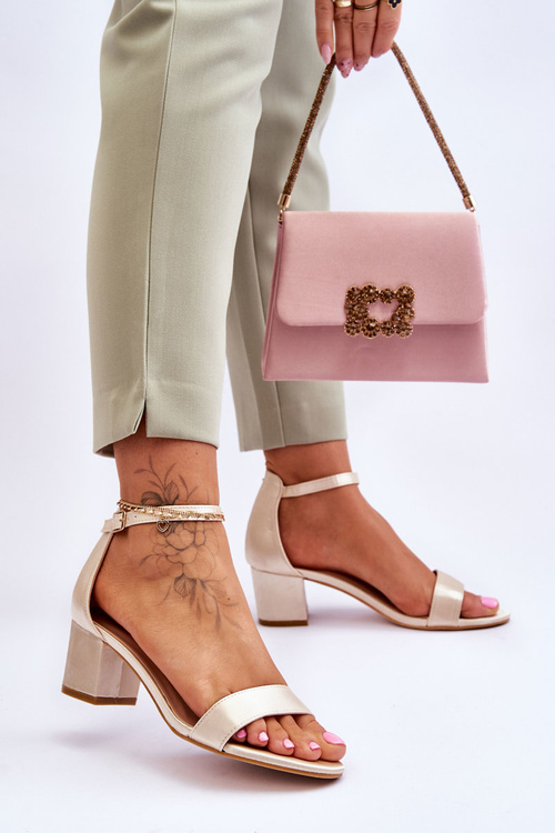 Satynowe Sandały Na Niskim Obcasie Beżowe Juliet