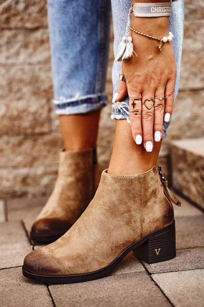 Botki Damskie Na Słupku Zamszowe Beżowe Volares