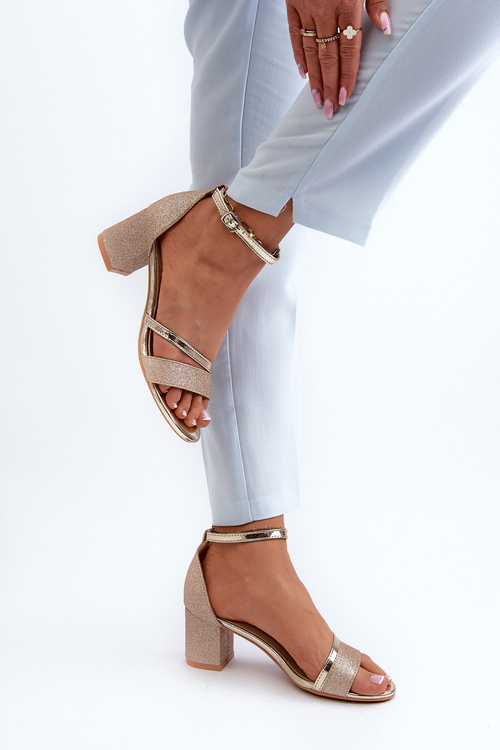 Brokatowe Sandały Damskie Na Niskim Słupku Złote Ploemis