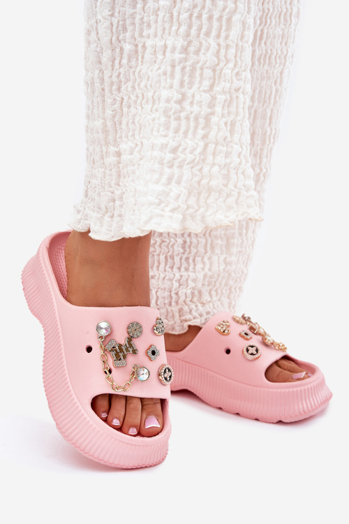 Piankowe Klapki Damskie Ze Złotymi Przypinkami Różowe Hortiana