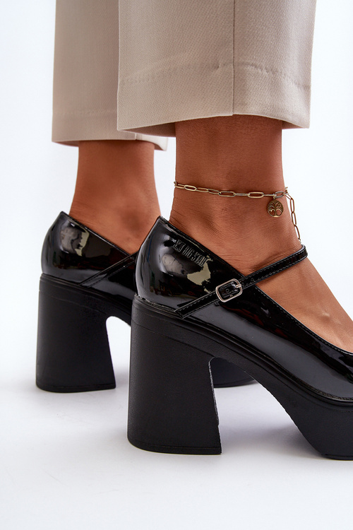 Półbuty Damskie Lakierowane Na Platformie I Słupku Big Star NN274004 Czarne