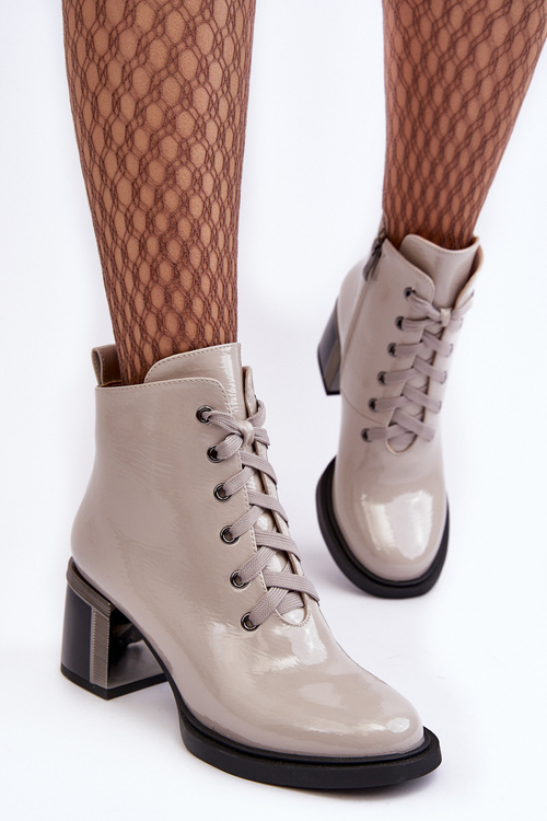 Lakierowane Damskie Botki D&A MR870-98 Jasnoszare