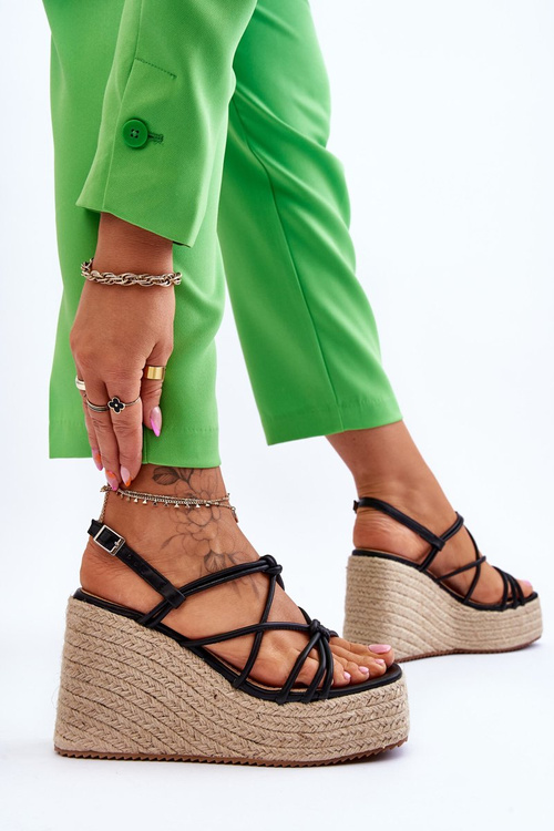 Modne Sandały Na Koturnie Z Plecionką Czarne Nessia