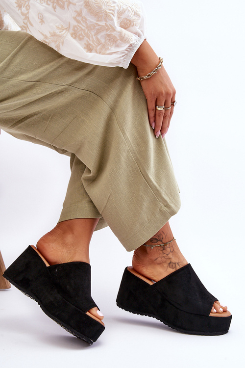 Damskie Klapki Na Masywnej Platformie Czarne Martina