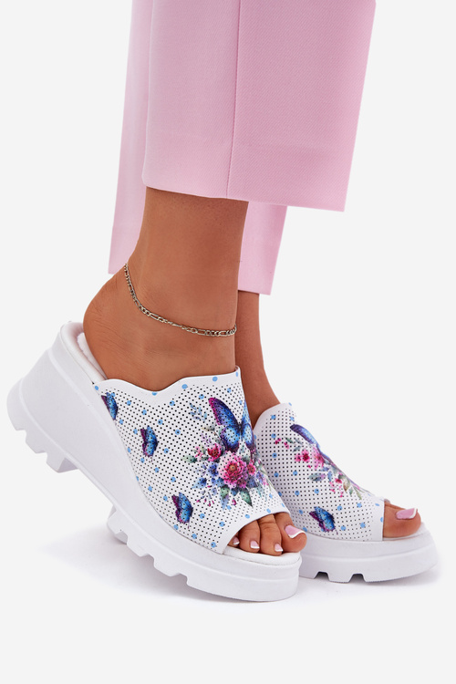 Skórzane Klapki Damskie Na Koturnie Artiker 56C0428 Białe