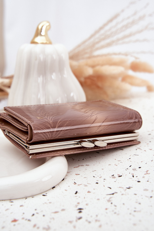 Lakierowany Portfel Damski Z Drobinkami Beżowy Cermina