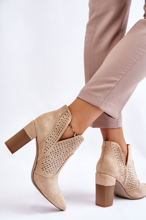 Modne Zamszowe Ażurowe Botki Na Obcasie Jasnobeżowe Genevi
