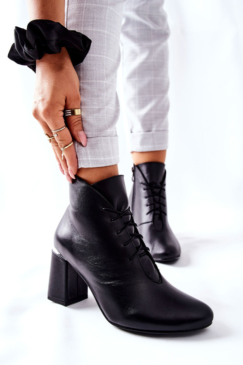 Damskie Skórzane Botki Na Słupku Czarne Carrice