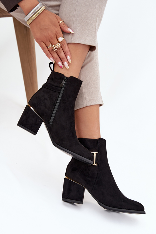 Ocieplane Botki Damskie Na Słupku Ze Złotymi Elementami Czarne Ambrine