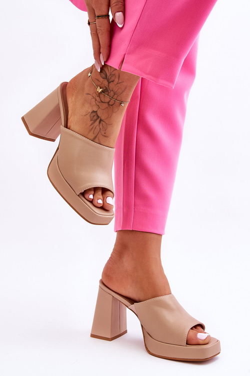 Skórzane Klapki Na Obcasie Beżowe Livesa