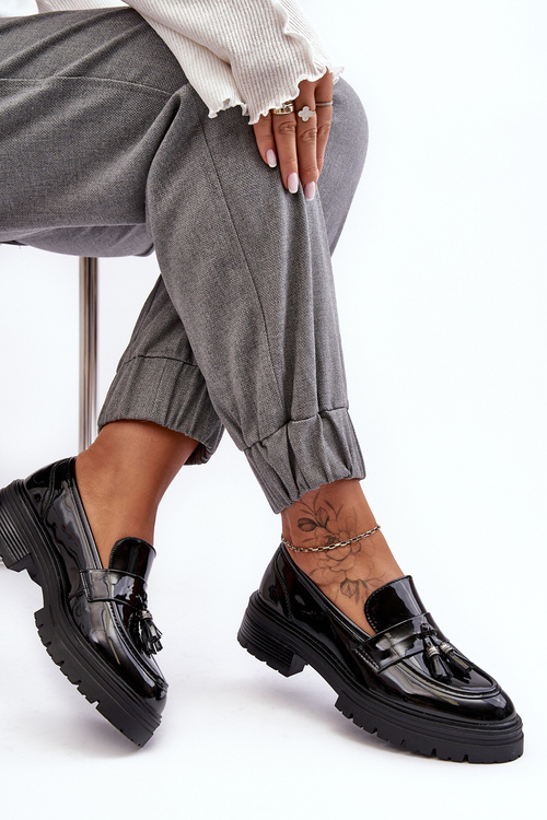 Lakierowane Półbuty Loafersy Z Frędzlami Czarne Velenase