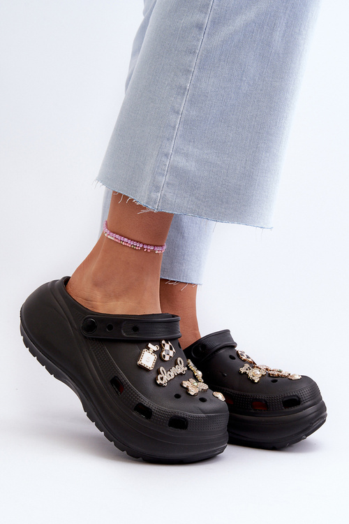 Klapki Damskie Piankowe Lekkie Na Grubej Podeszwie Z Przypinkami Czarne Effiora