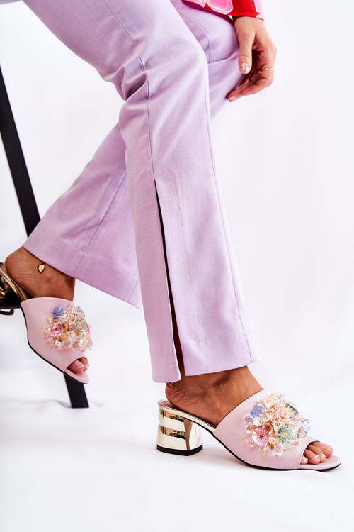 Skórzane Klapki Damskie Na Obcasie Z Ozdobą Różowe Calinda