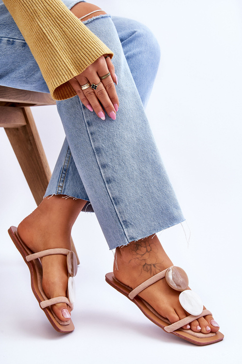 Zamszowe Klapki Z Ozdobami Nude Victoria