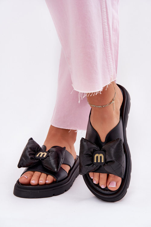 Skórzane Klapki Damskie Na Platformie Z Kokardą CheBello 4647 Czarne