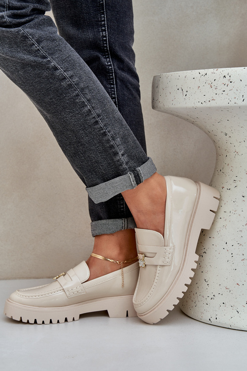 Lakierowane Mokasyny Damskie Z Przypinką Miś Beżowe Wulinea